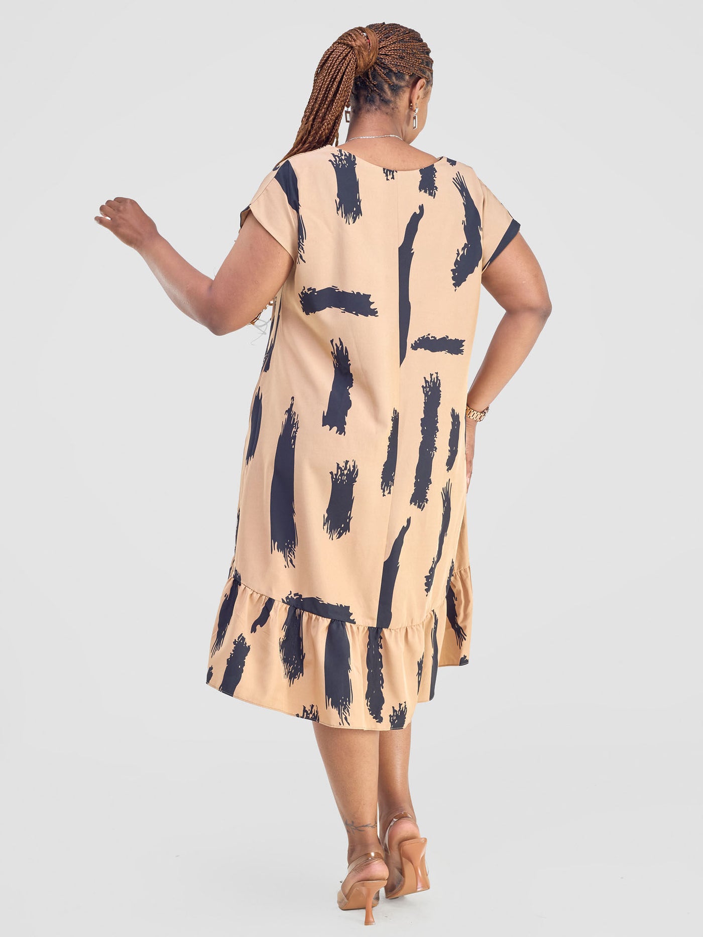 Vivo Asha Drop Shoulder Knee Length Dress - Tan / Black Print