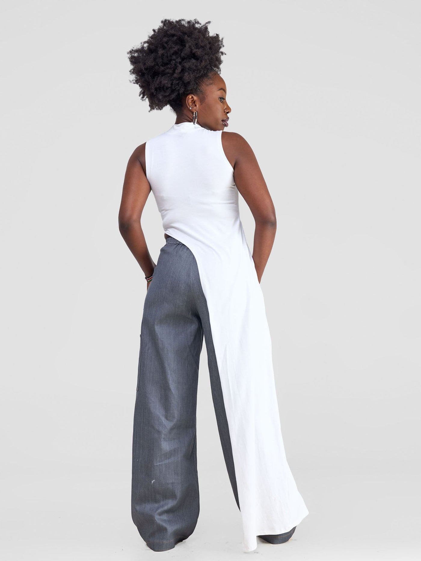 Zoya Yuni Sleeveless Turtle Neck Maxi Top - White