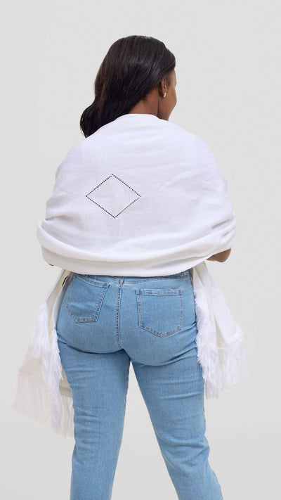 Anel's Diamond Poncho - White - Shopzetu