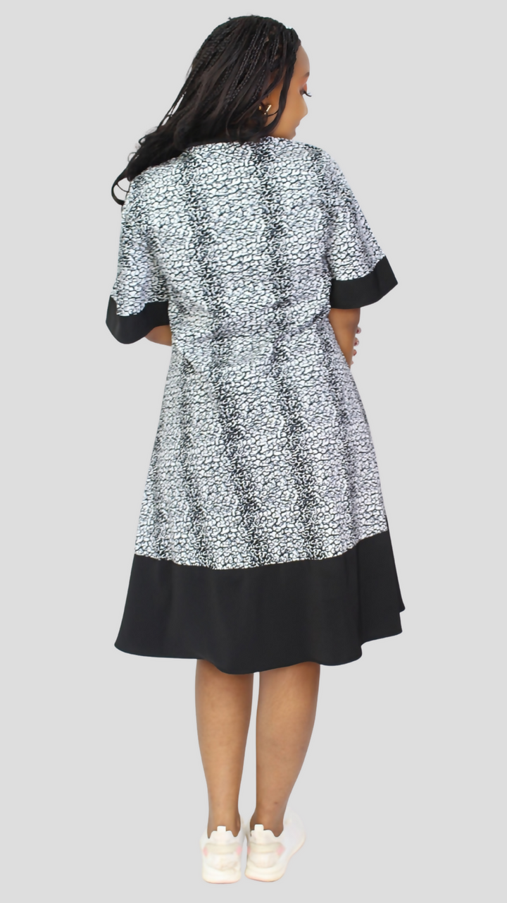 The Fashion Frenzy Curvy Plus Size Monochrome Print Shani Shift Dress - Grey
