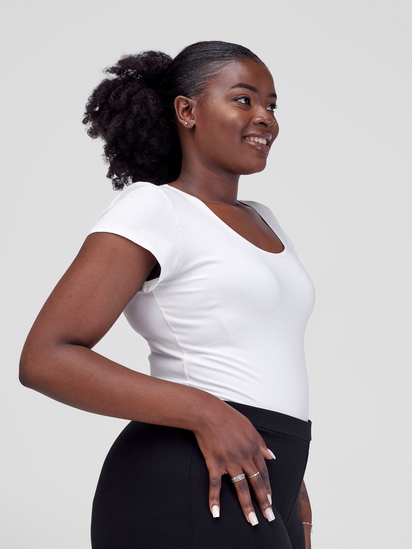 Vivo Basic Cap Sleeved Bodysuit - Off White - Shopzetu
