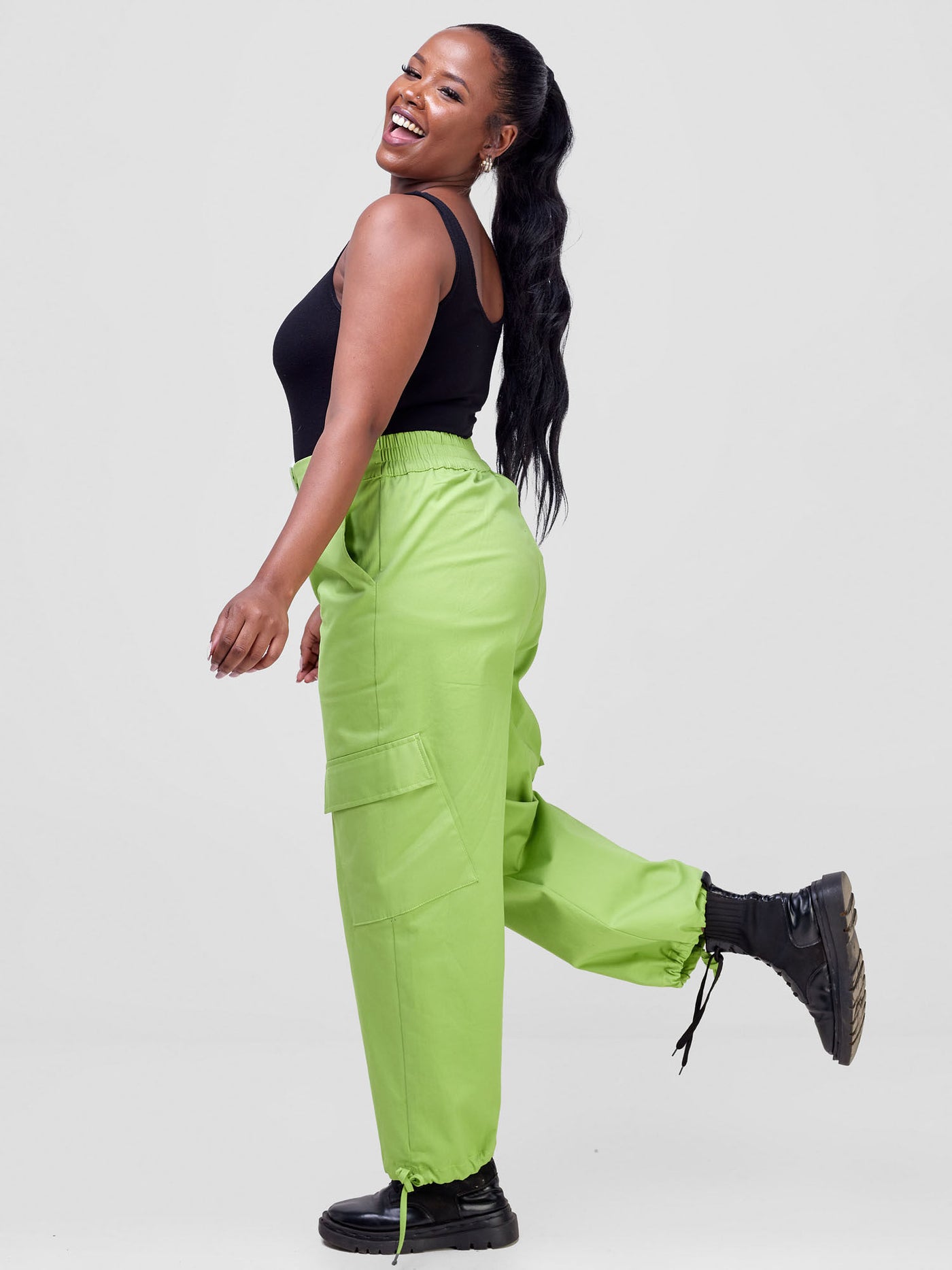 Safari by Vivo Kamari Capri Cargo Pants - Green