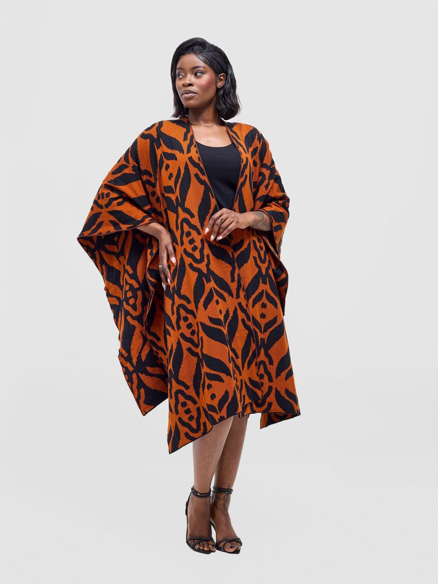 Vivo Reversible Poncho without Fringes - Black / Rust Ukwi Print - Shopzetu