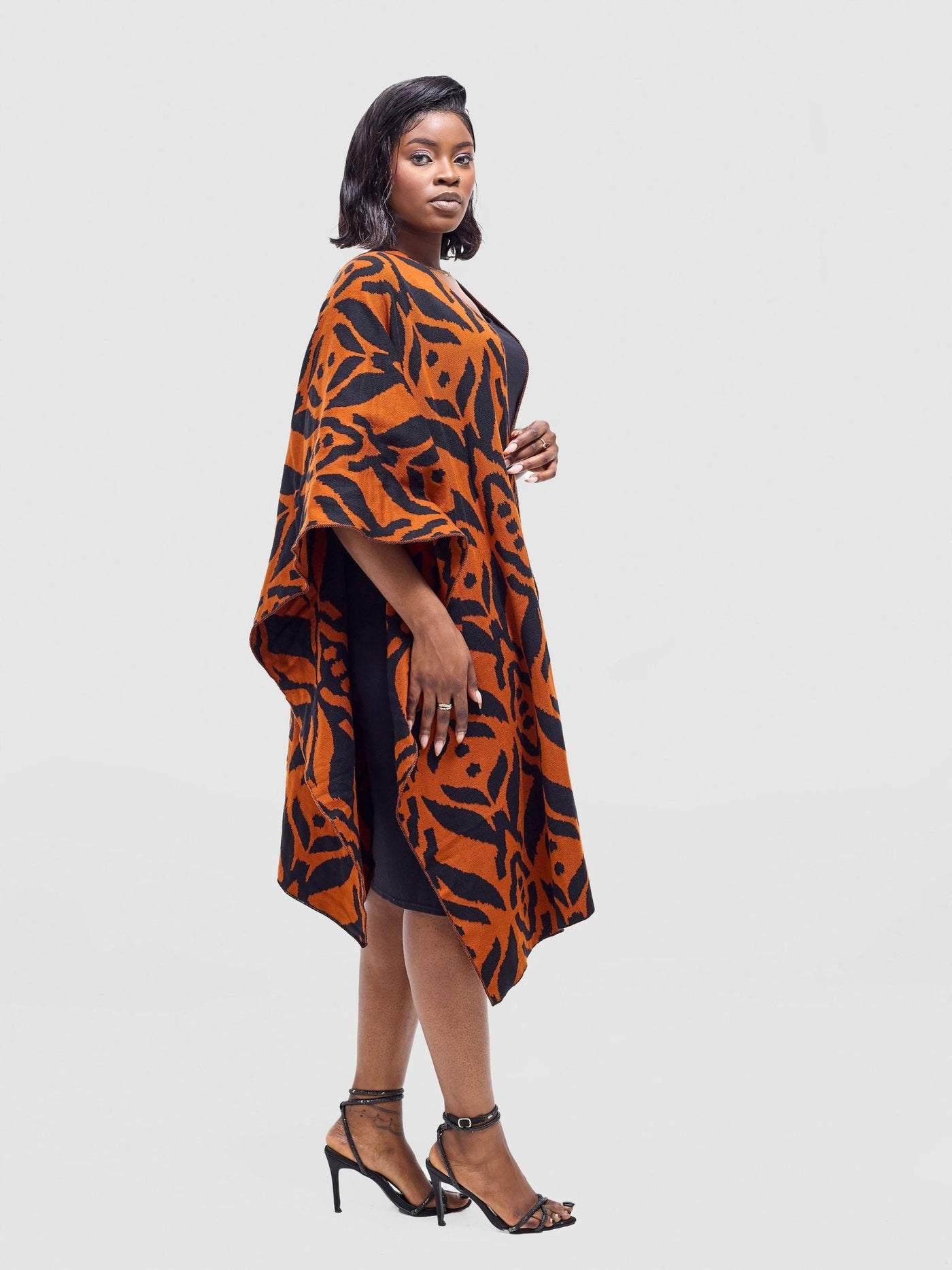 Vivo Reversible Poncho without Fringes - Black / Rust Ukwi Print - Shopzetu