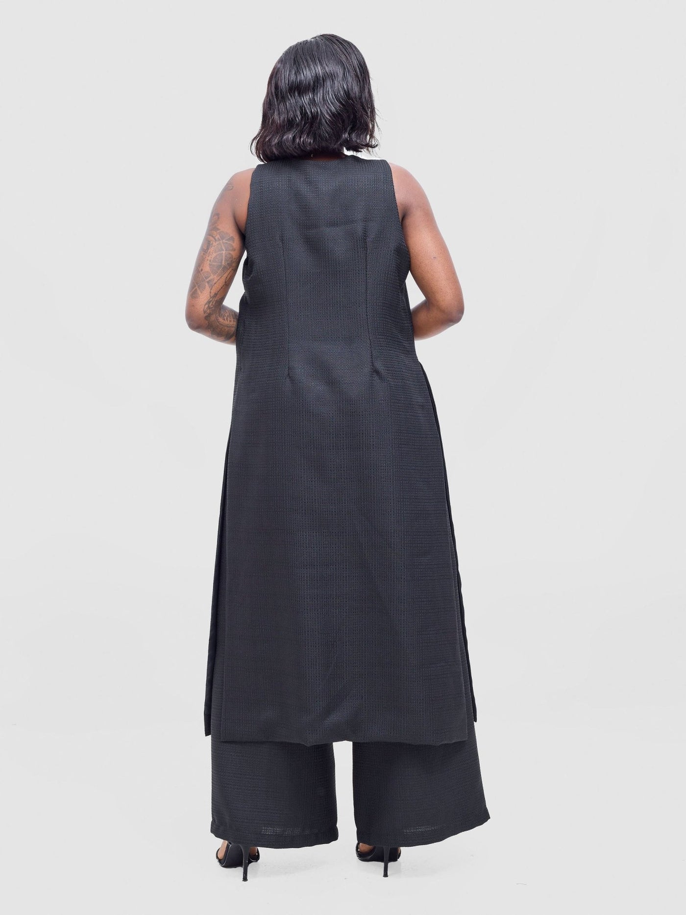 Vivo Analo Sleeveless Tie Kimono - Black - Shopzetu