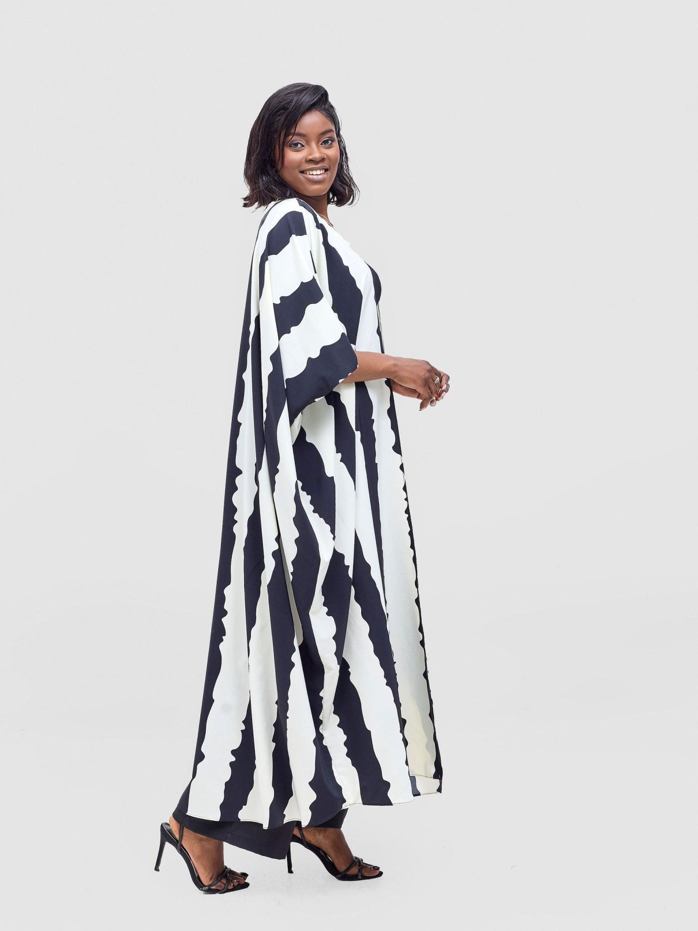Vivo Ayla Maxi Kimono - Black / Cream Yla Print - Shopzetu