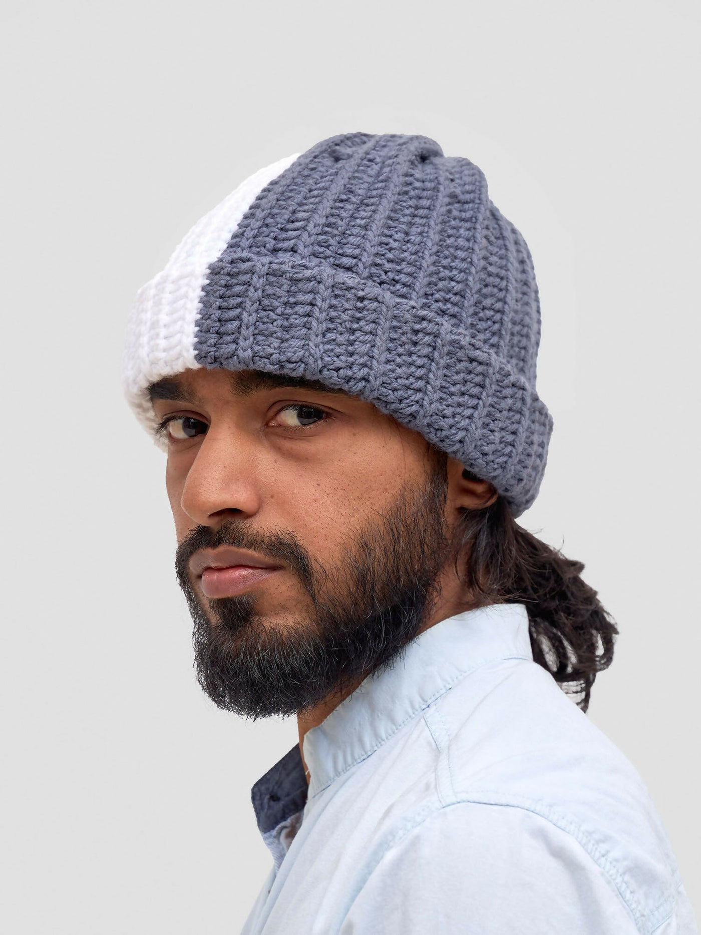 Twist & Turn Beanie Hat - Grey / White - Shopzetu