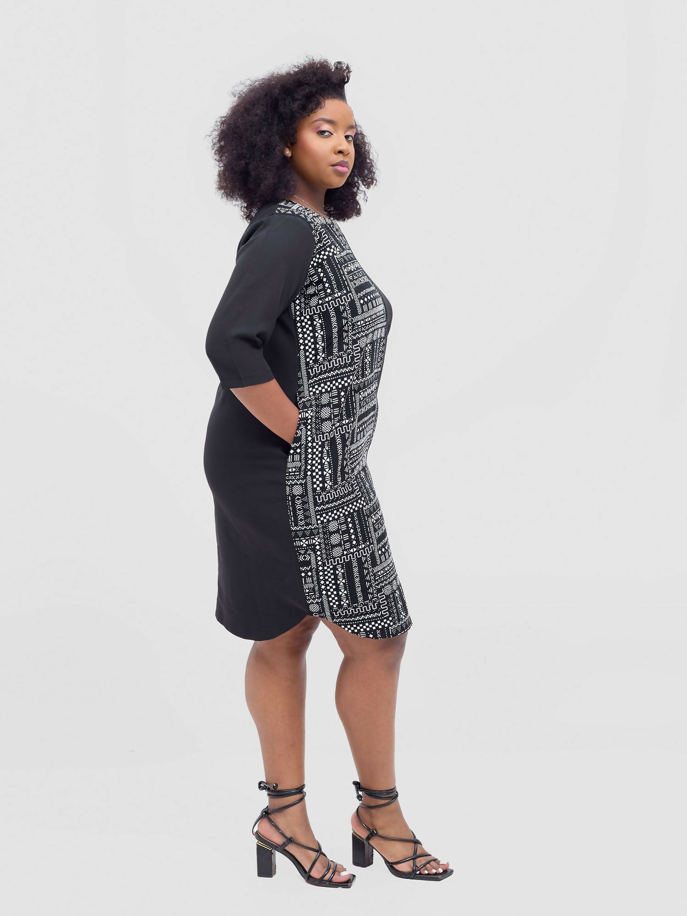 Vivid Afrikana Mizani Shift Dress - Black / White - Shopzetu