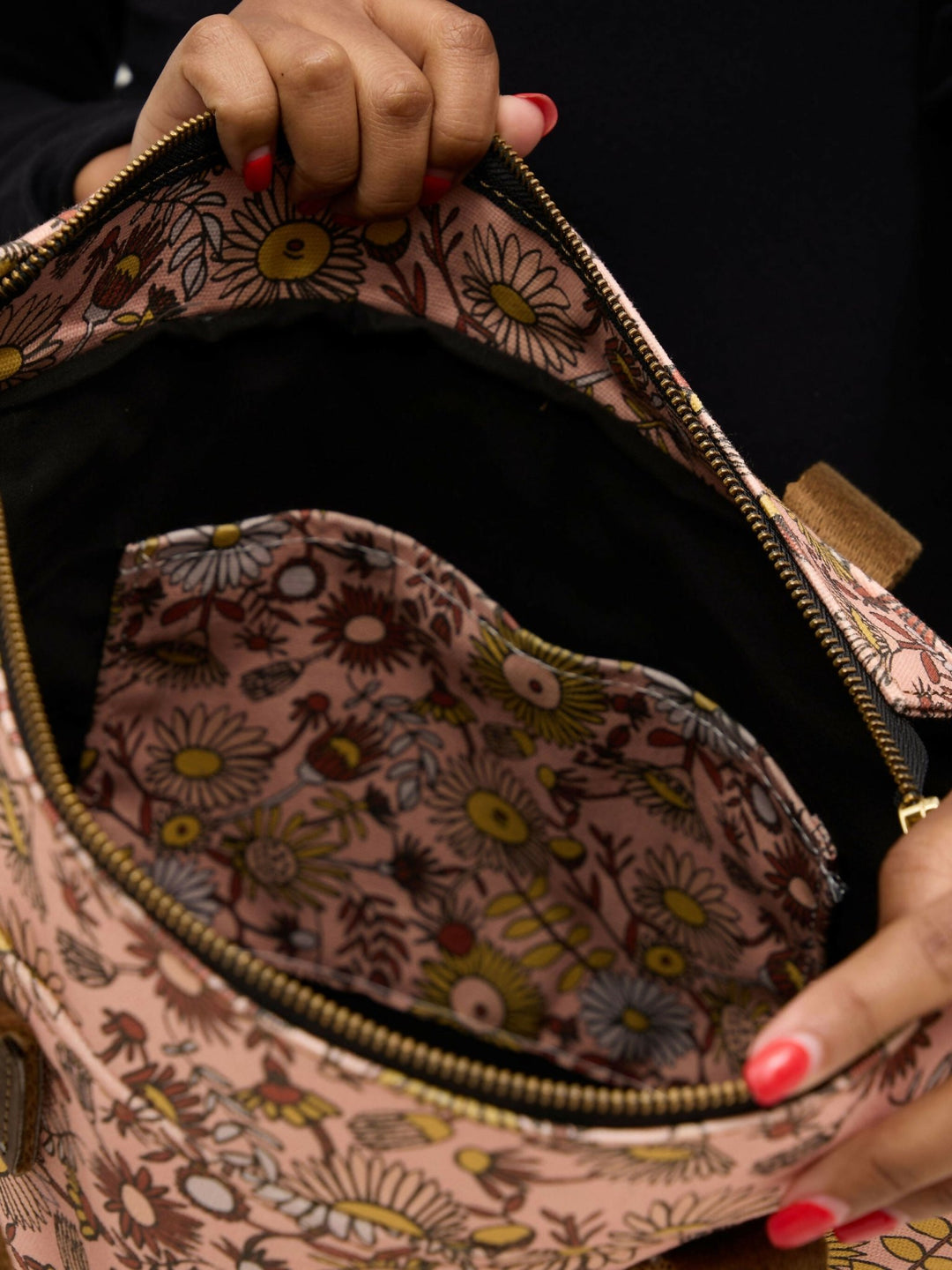 Lelesta Creations X UndaMeta Tote Bag ( Ditzy Maua Rosy) - Peach - Shopzetu