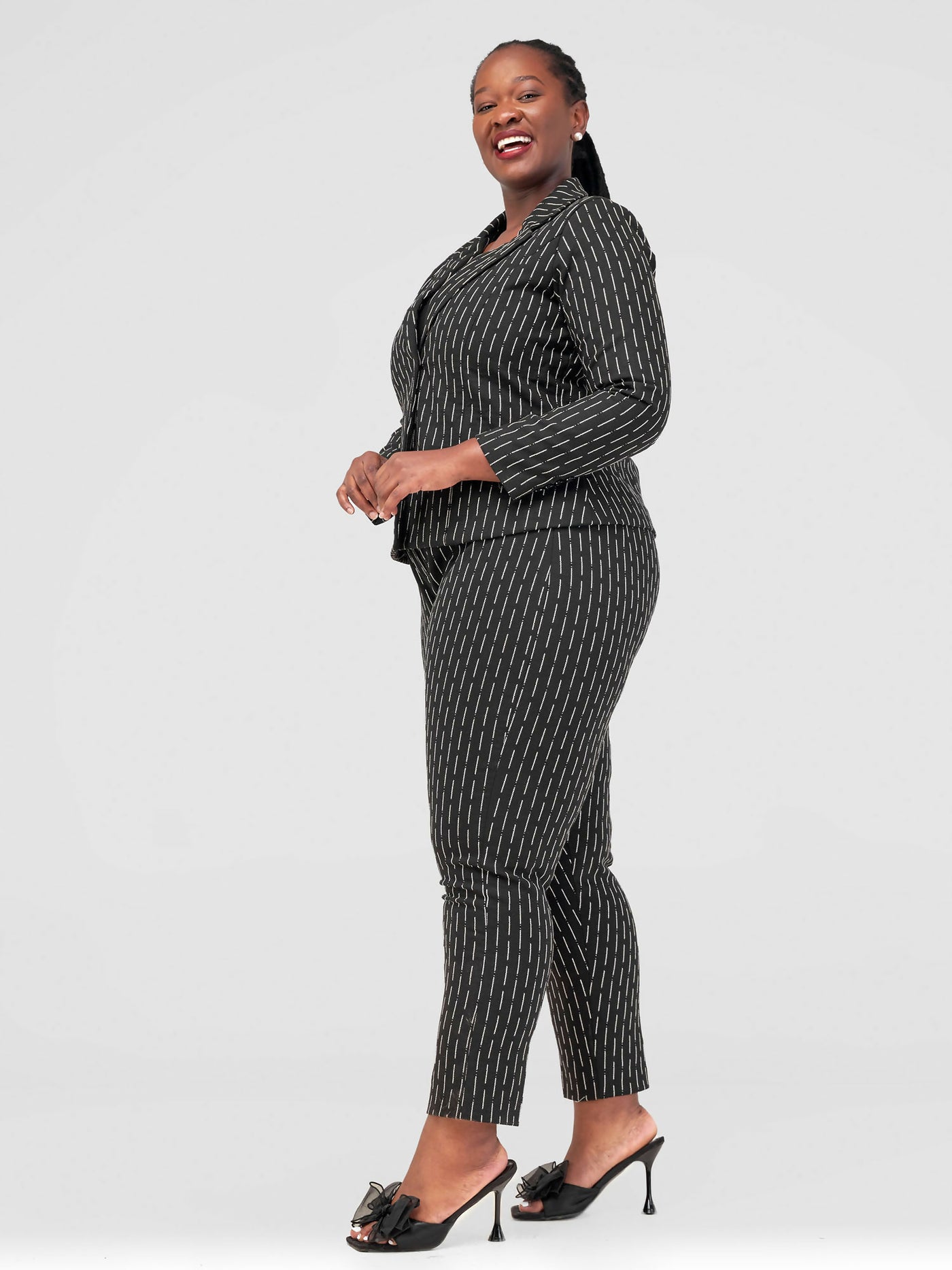 Suit - Black / White