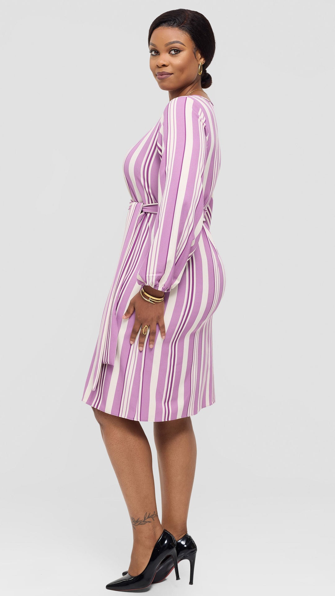 Vivo Laika Bishop Sleeve Shift Dress In Crepe - Buttermilk / Lilac Loleni Print