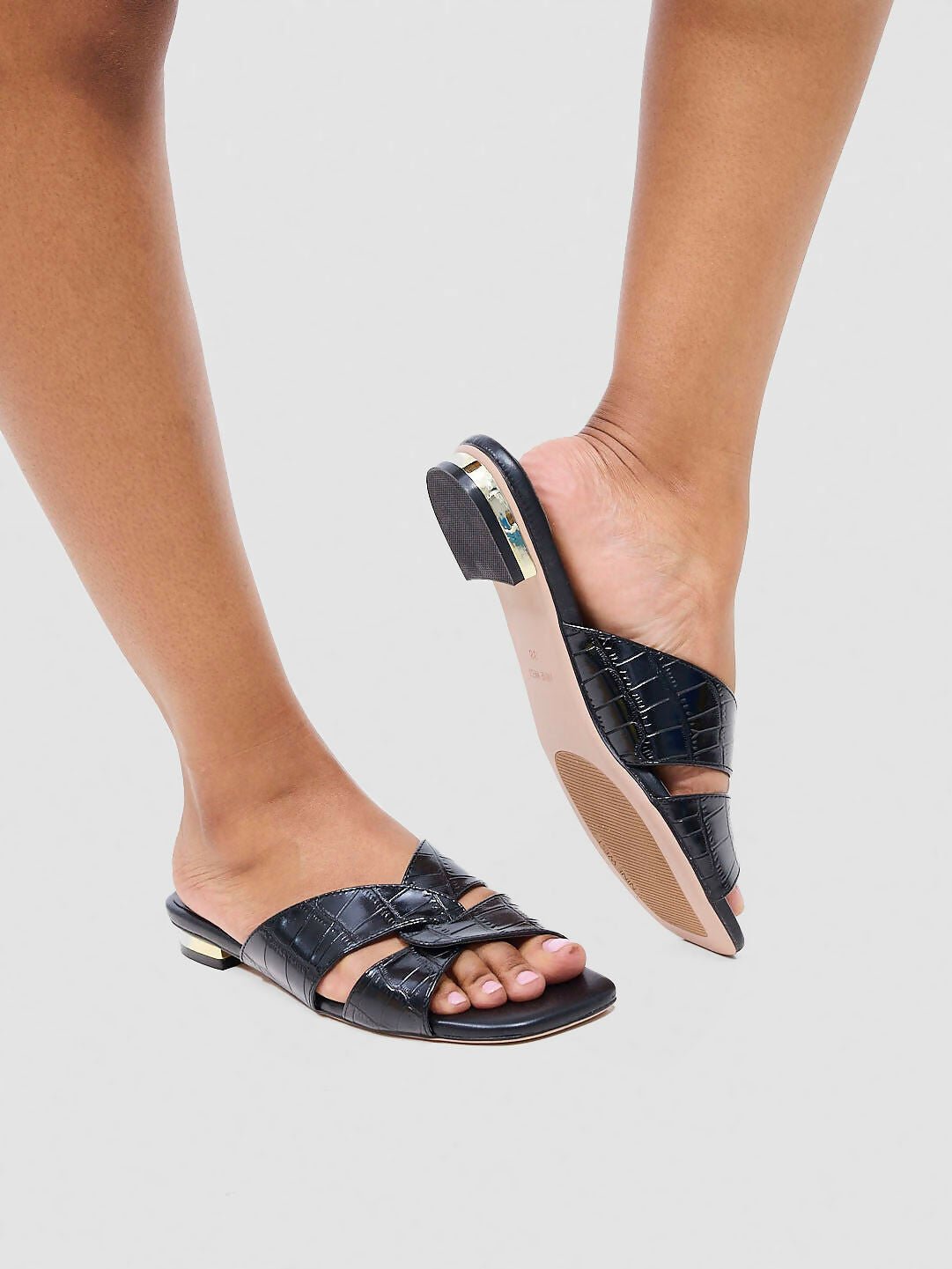 Nine West Yelena Sandal - Black - Shopzetu