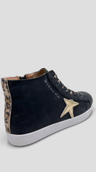 Julz Blayke Sneaker - Black - Shopzetu