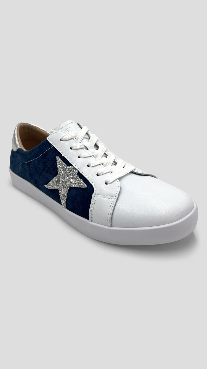 Julz Jose Sneaker - White / Navy Blue / Silver - Shopzetu