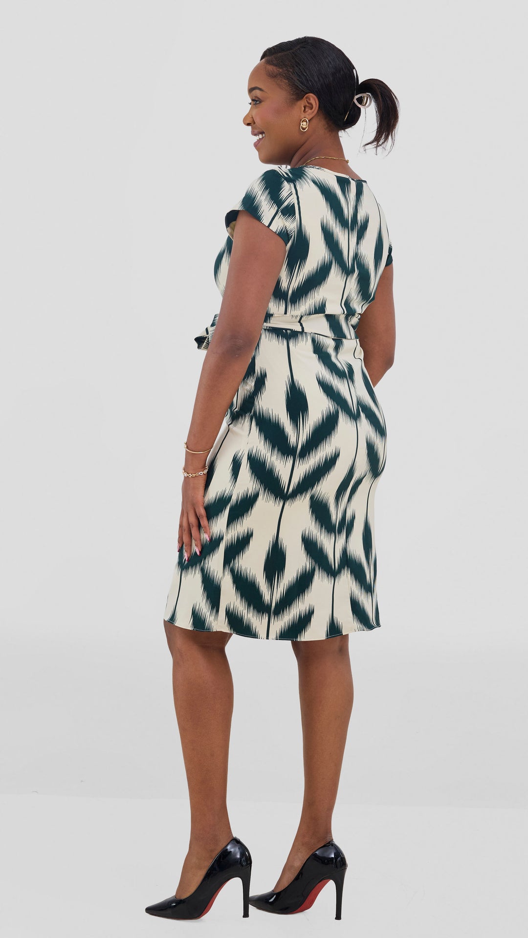 Vivo Muna Cap Sleeve Knee Length Dress - Dark Green / Cream Print