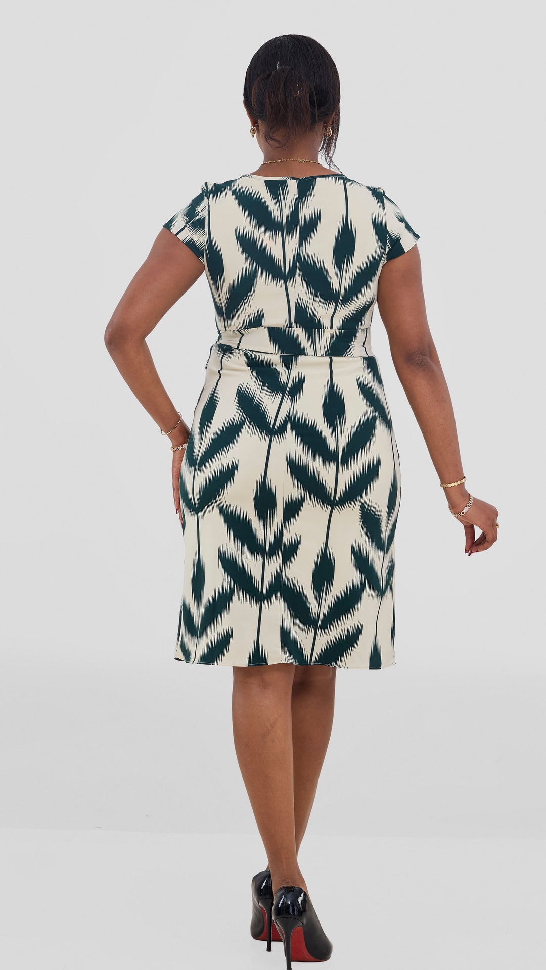 Vivo Muna Cap Sleeve Knee Length Dress - Dark Green / Cream Print