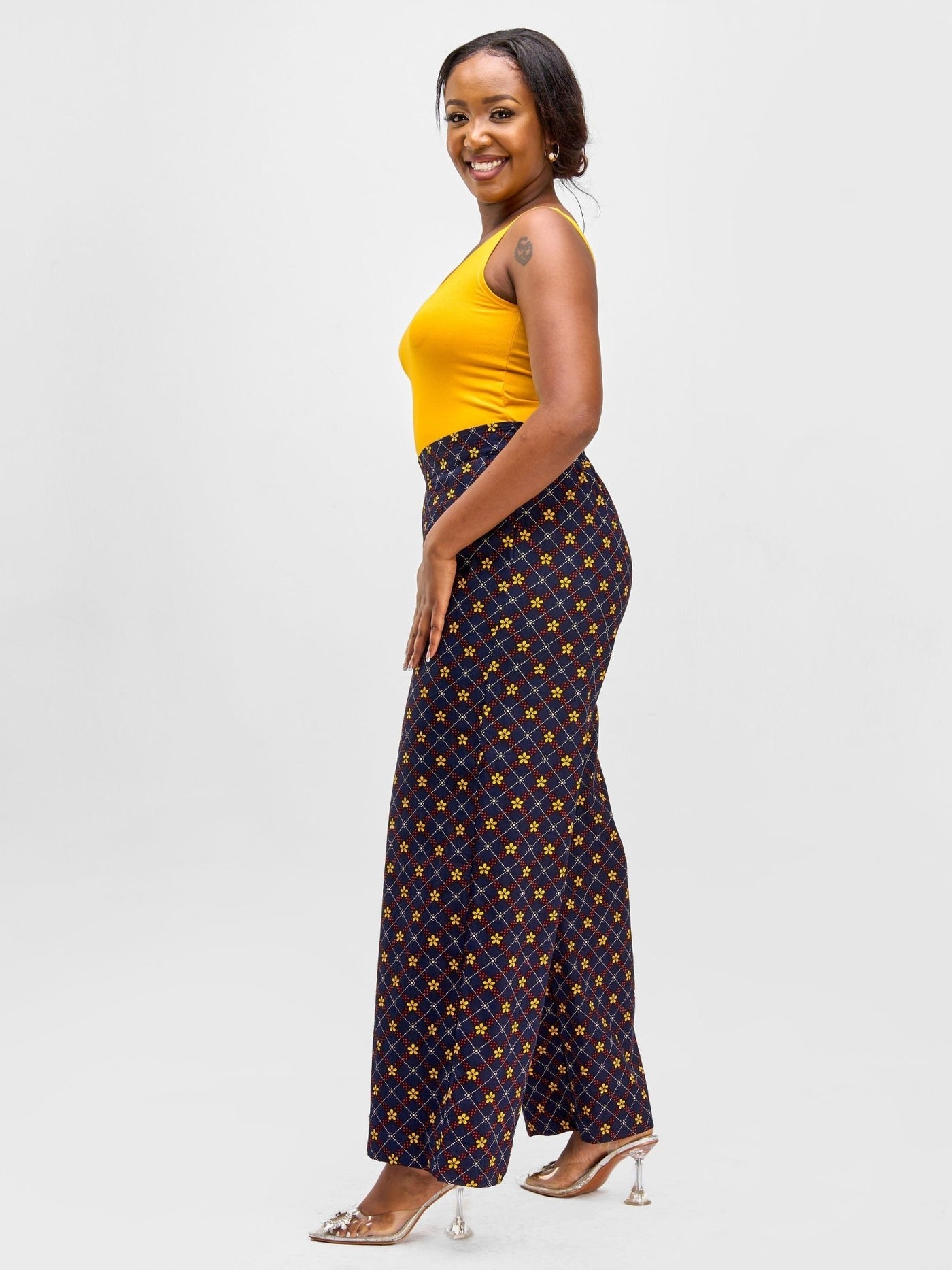 Vivo Essentials Tank Top - Mustard - Shopzetu