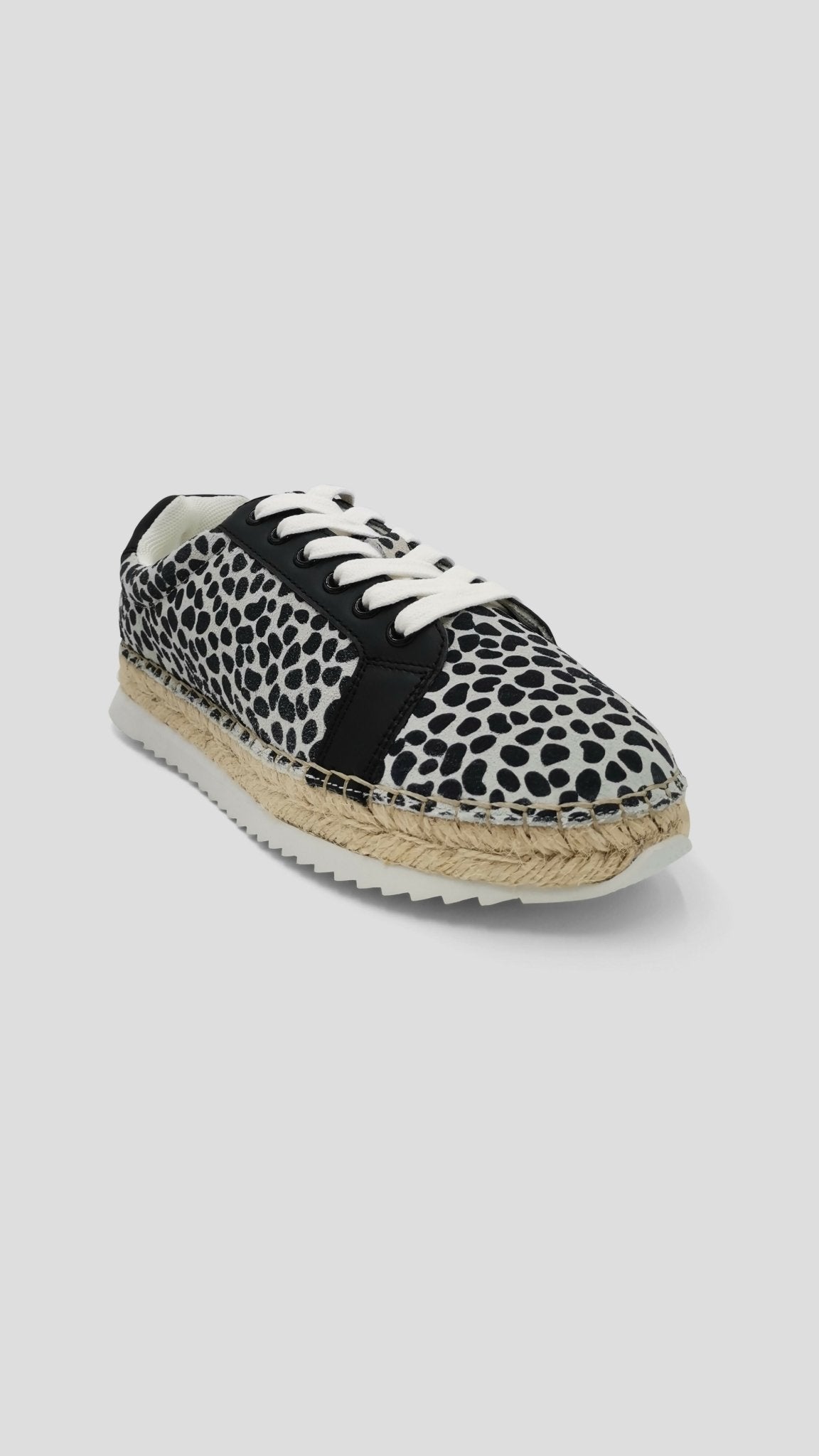 Julz Monaco Sneaker - Black / White - Shopzetu