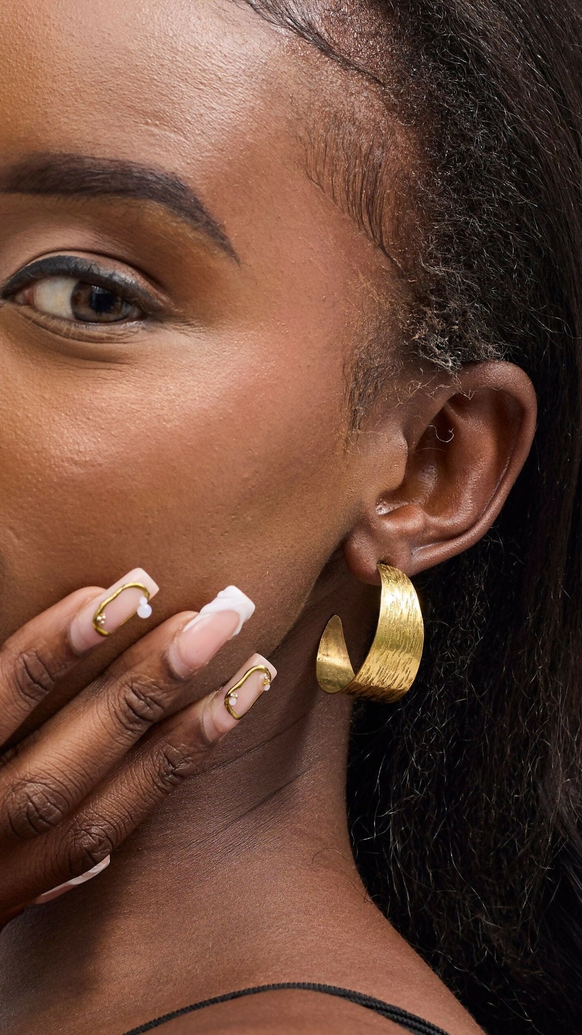 Ziria Designs Textured Hoop Earring - Brass - Shopzetu