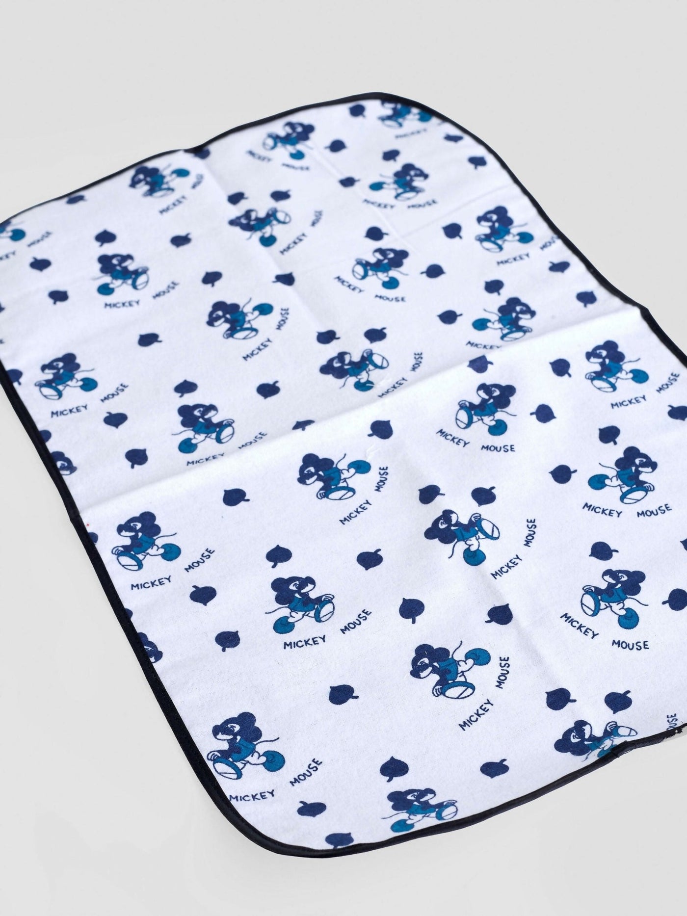 Baby Banda Changing Mat - Black / White Print - Shopzetu