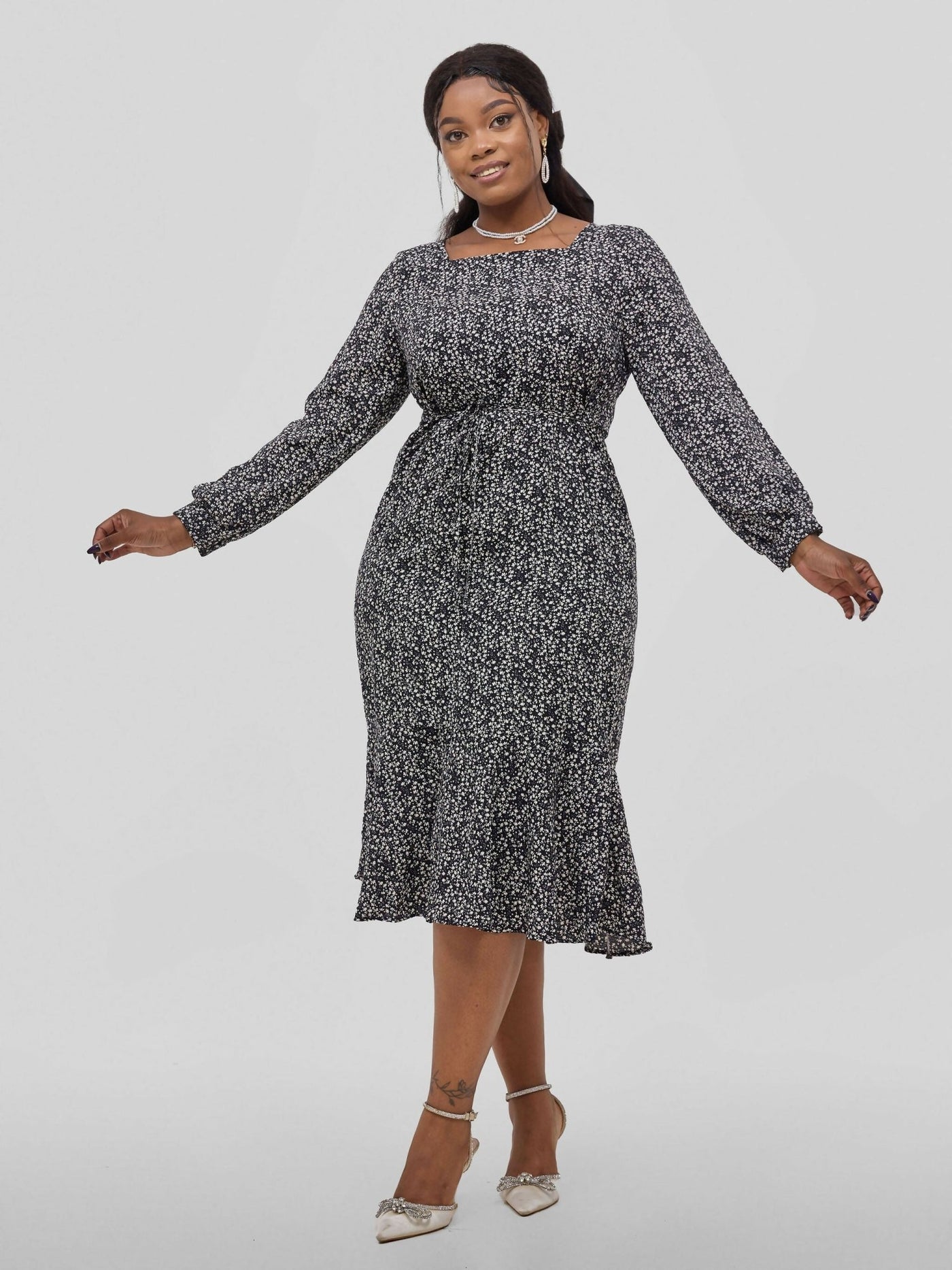 Hessed Square Neck Long Sleeves Floral Print Fit & Flare Dress - Black - Shopzetu