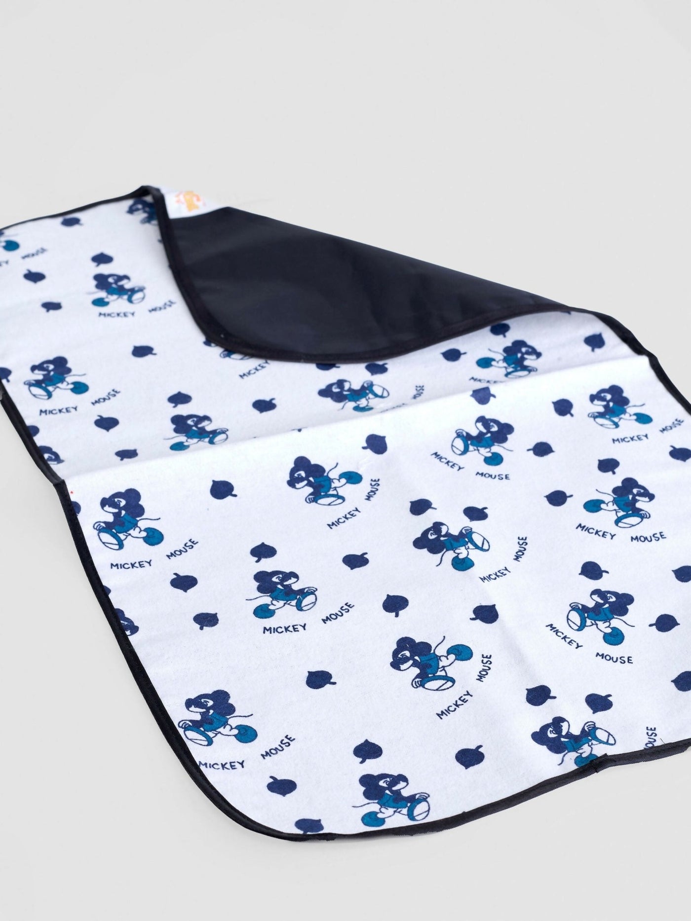 Baby Banda Changing Mat - Black / White Print - Shopzetu