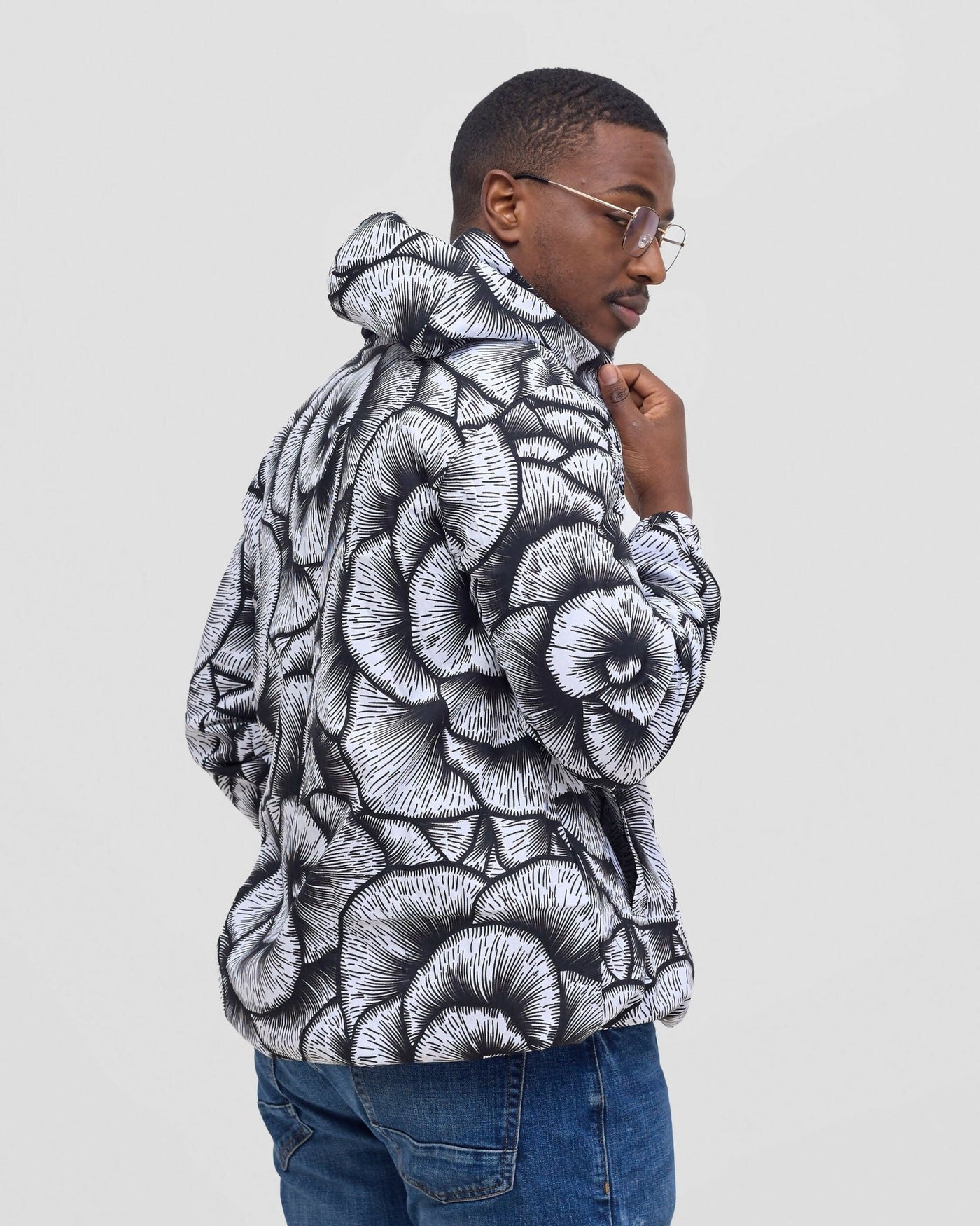 Gravio Fashion Weekend Hooded Jacket - Black / White - Shopzetu