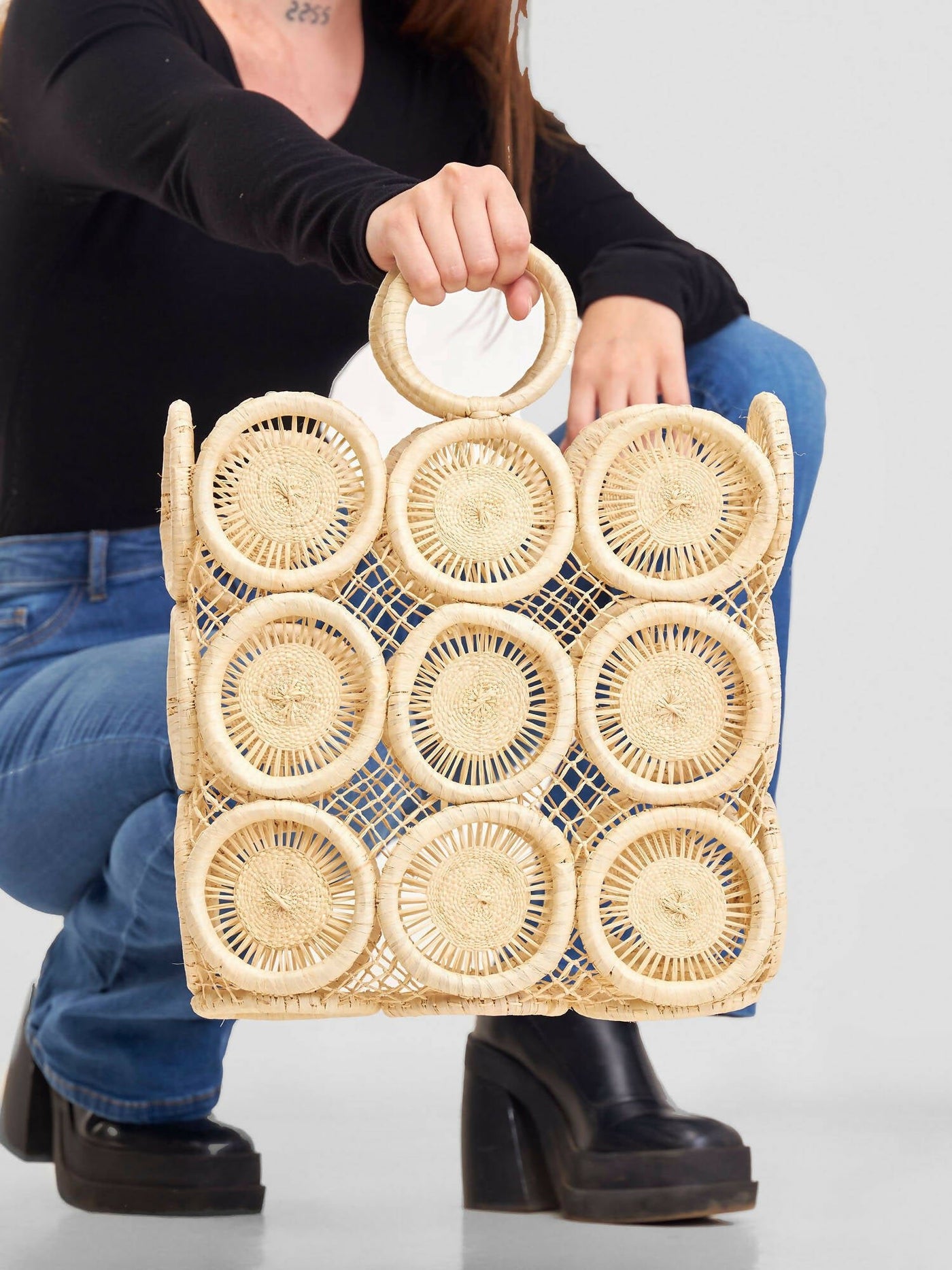 Curves BD Hollow Raffia Bag - White - Shopzetu