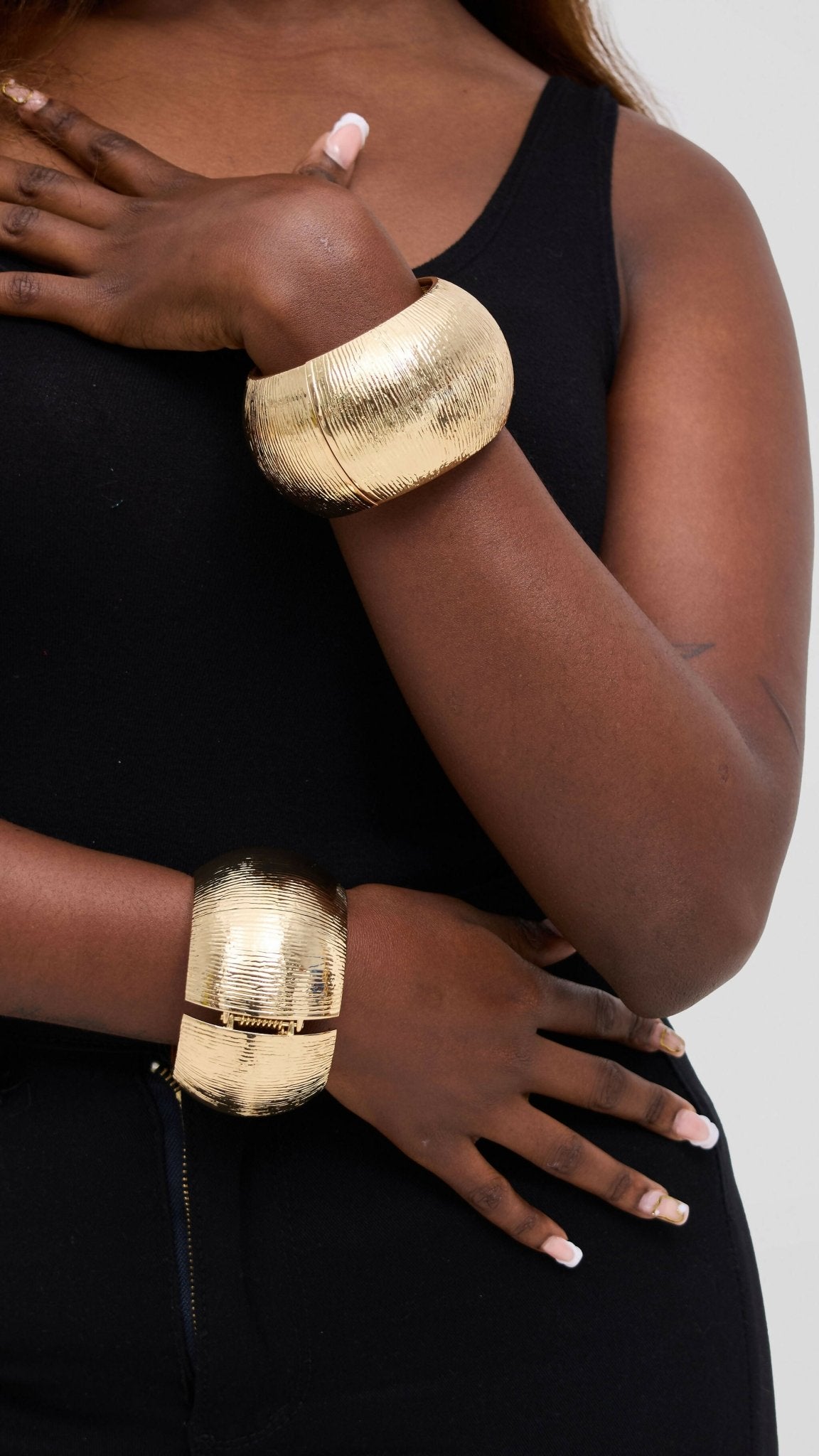 Afrodame Chunky Bangle - Gold - Shopzetu