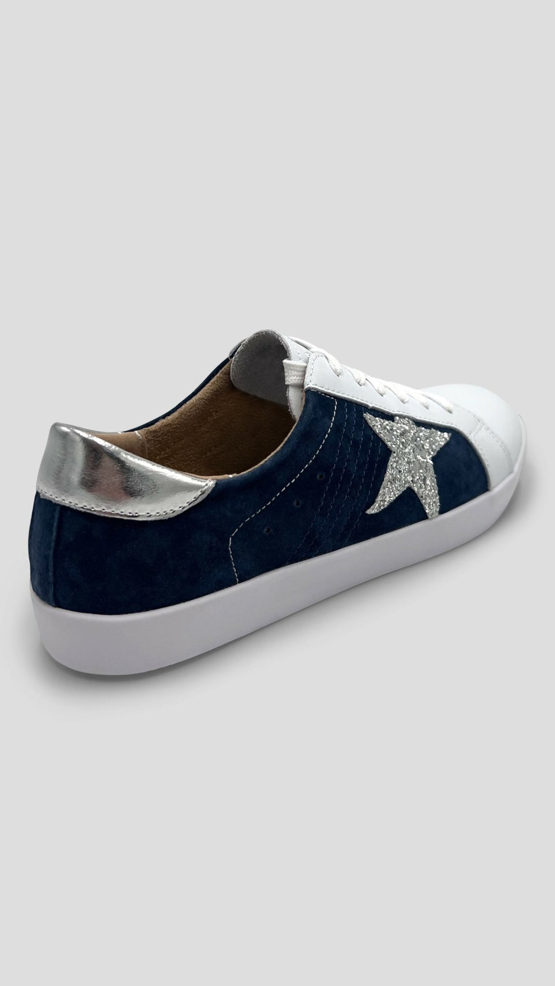 Julz Jose Sneaker - White / Navy Blue / Silver - Shopzetu