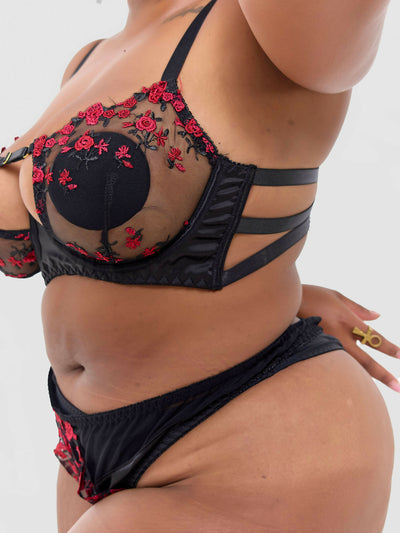 Fashion Palette Nyadhi Floral Plus Size Garter Set - Black - Shopzetu