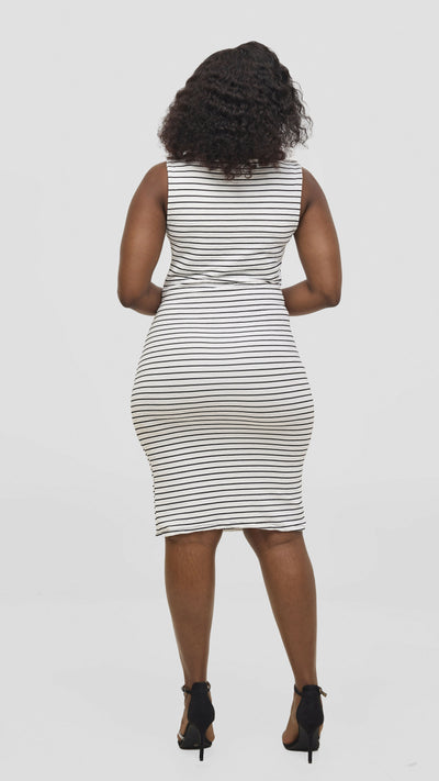 Zosa Chic Magnet Stripped Crepe Sleeveless Fabric Dresss - Black / White
