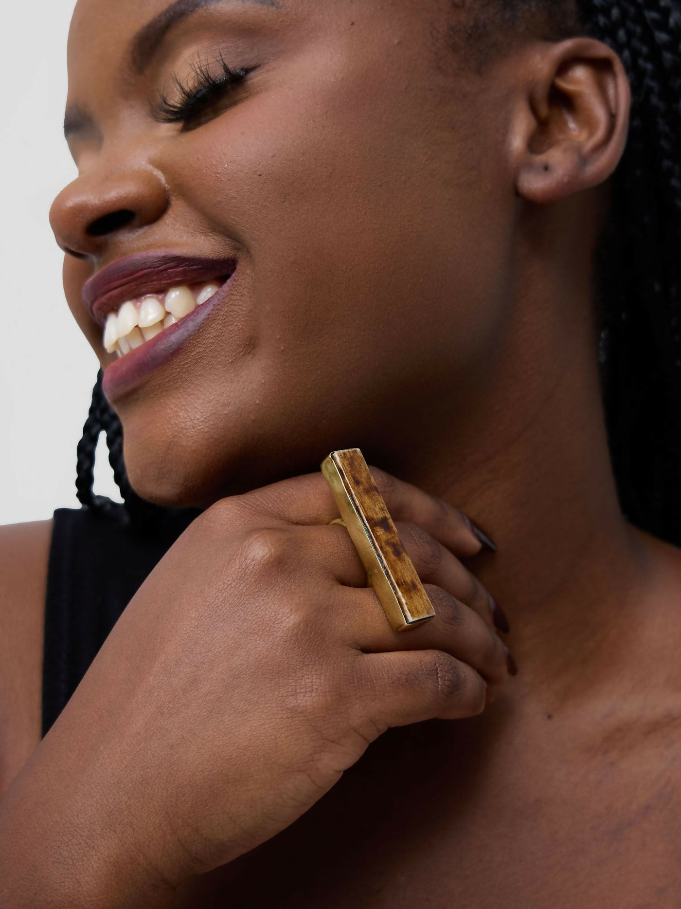 Kijivu Creatives Kahawia Bar Ring - Brass - Shopzetu