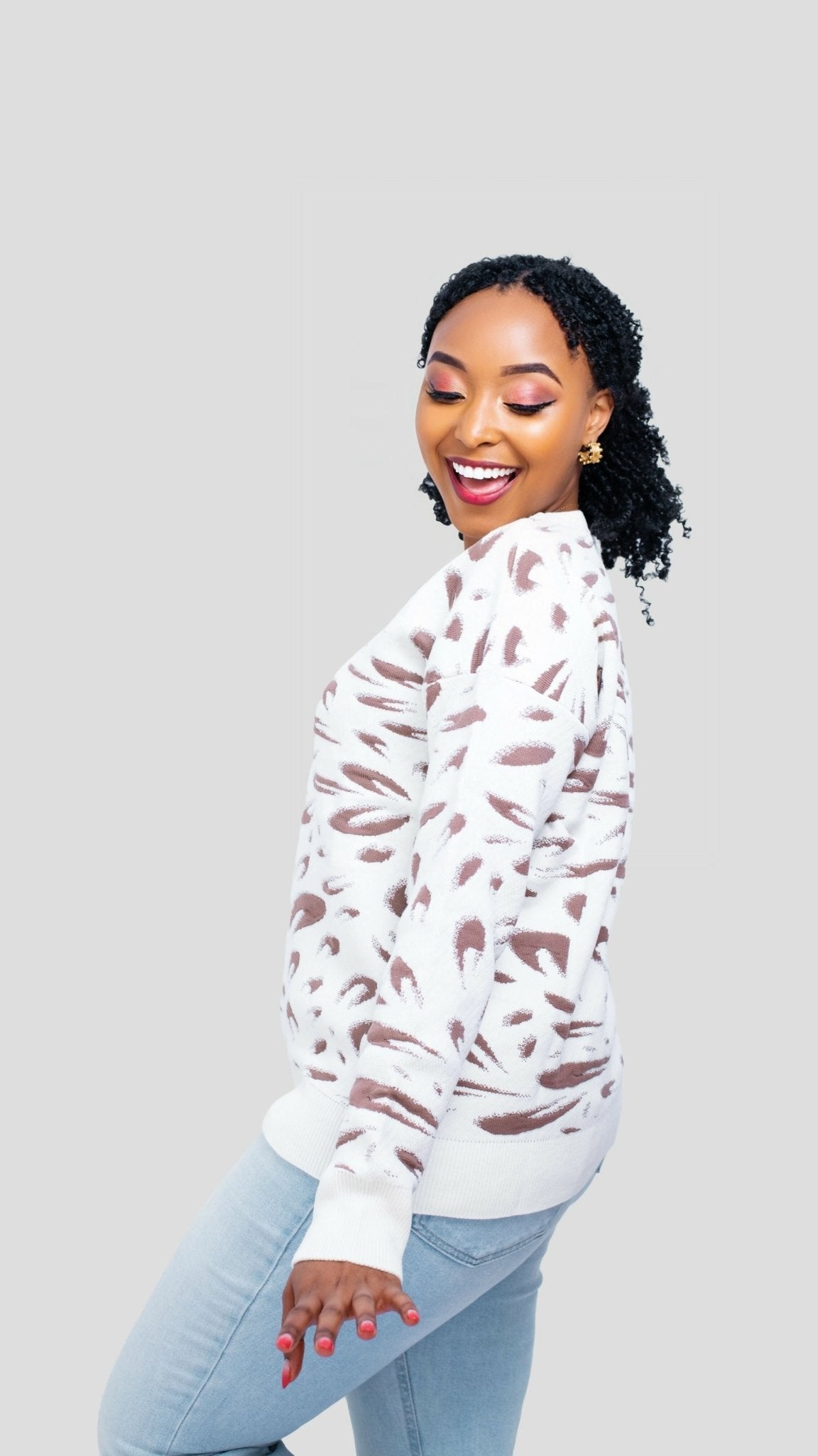 The Fashion Frenzy Printed Pullover Sweater - White - Shopzetu