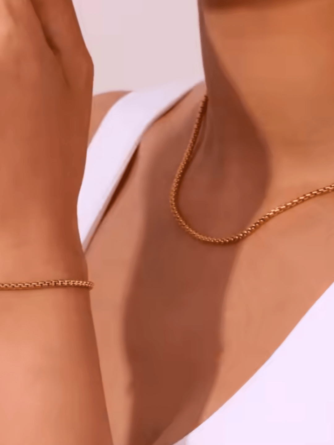 Her Essence Helios Unisex Necklace - Gold - Shopzetu