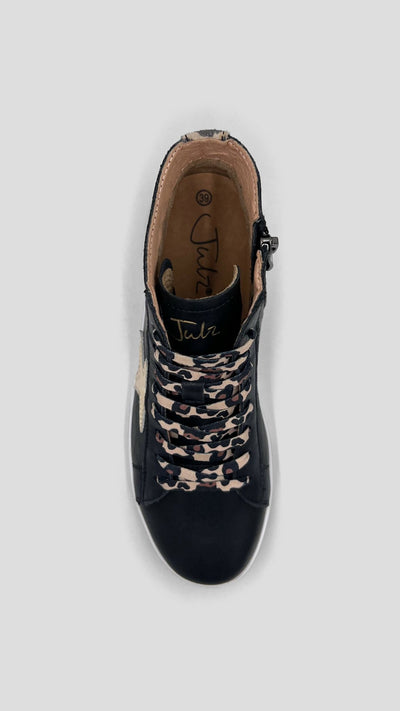 Julz Blayke Sneaker - Black - Shopzetu