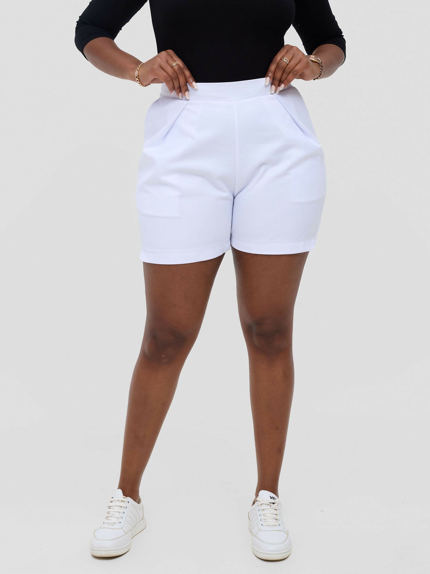 HOT Ruba Shorts - White - Shopzetu