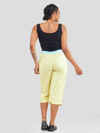 Hessed Flowered Capri Pants - Yellow - Shopzetu