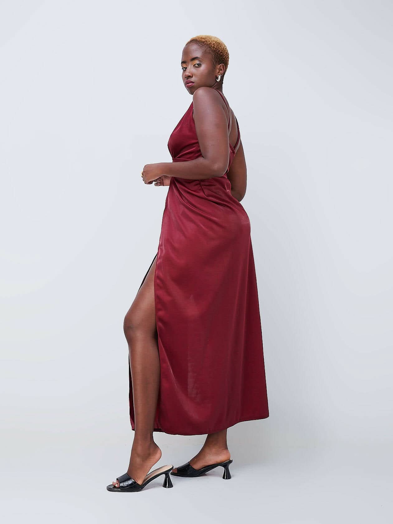 Da'joy Fashions Bond Girl Maxi Dress - Maroon - Shopzetu