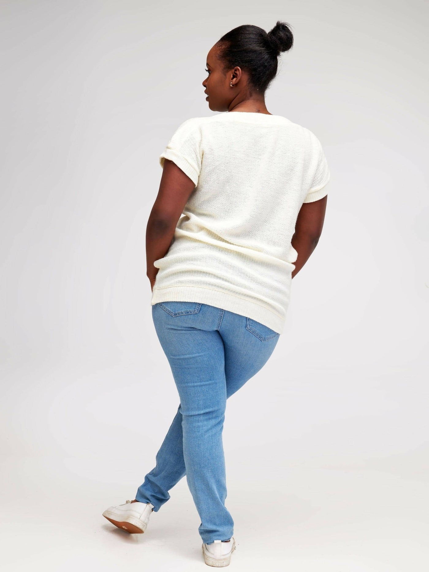 Hessed Short Sleeved Sweeter Top - White - Shopzetu
