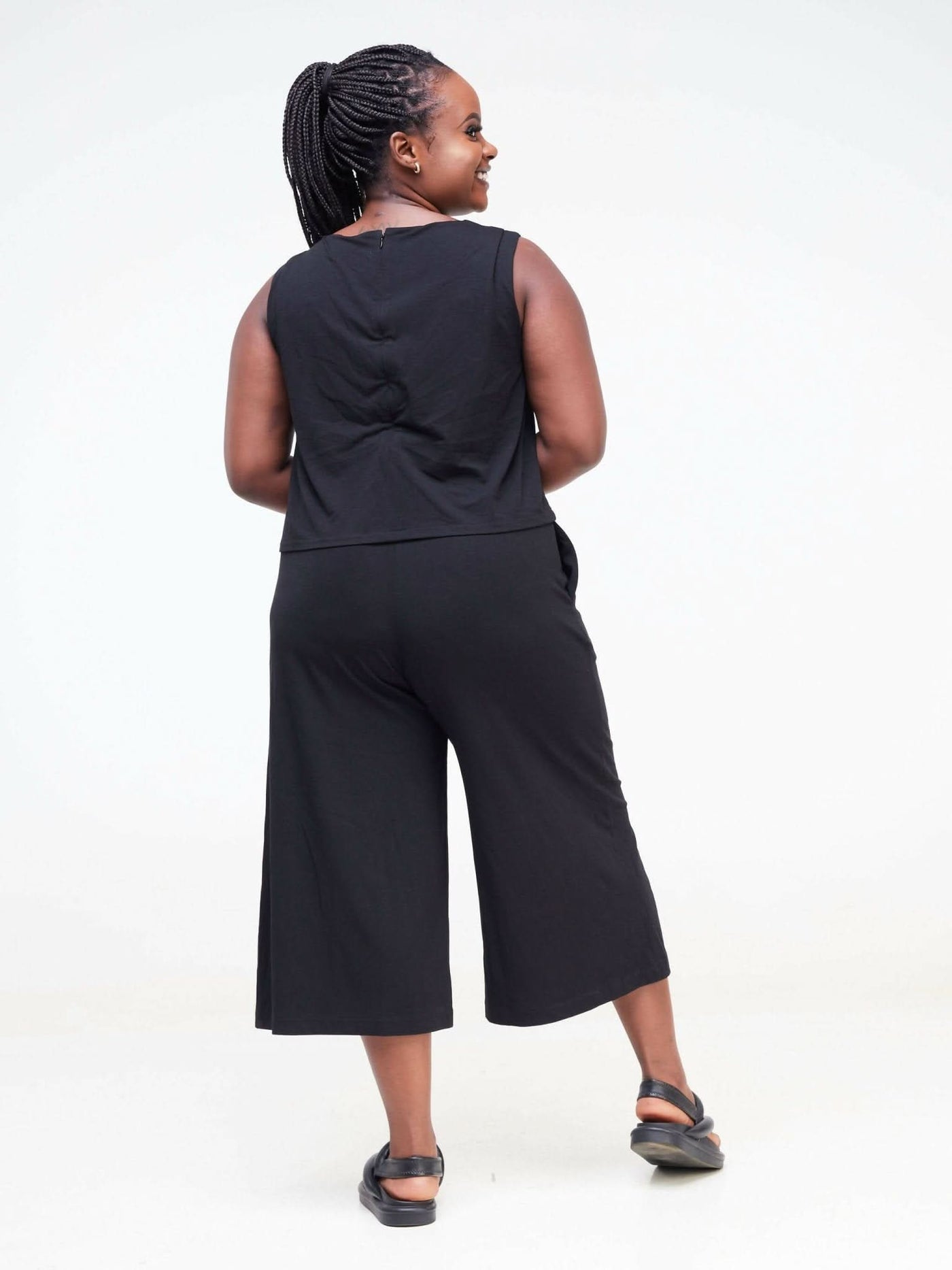 Hessed Sleeveless Jumpsuits - Black - Shopzetu