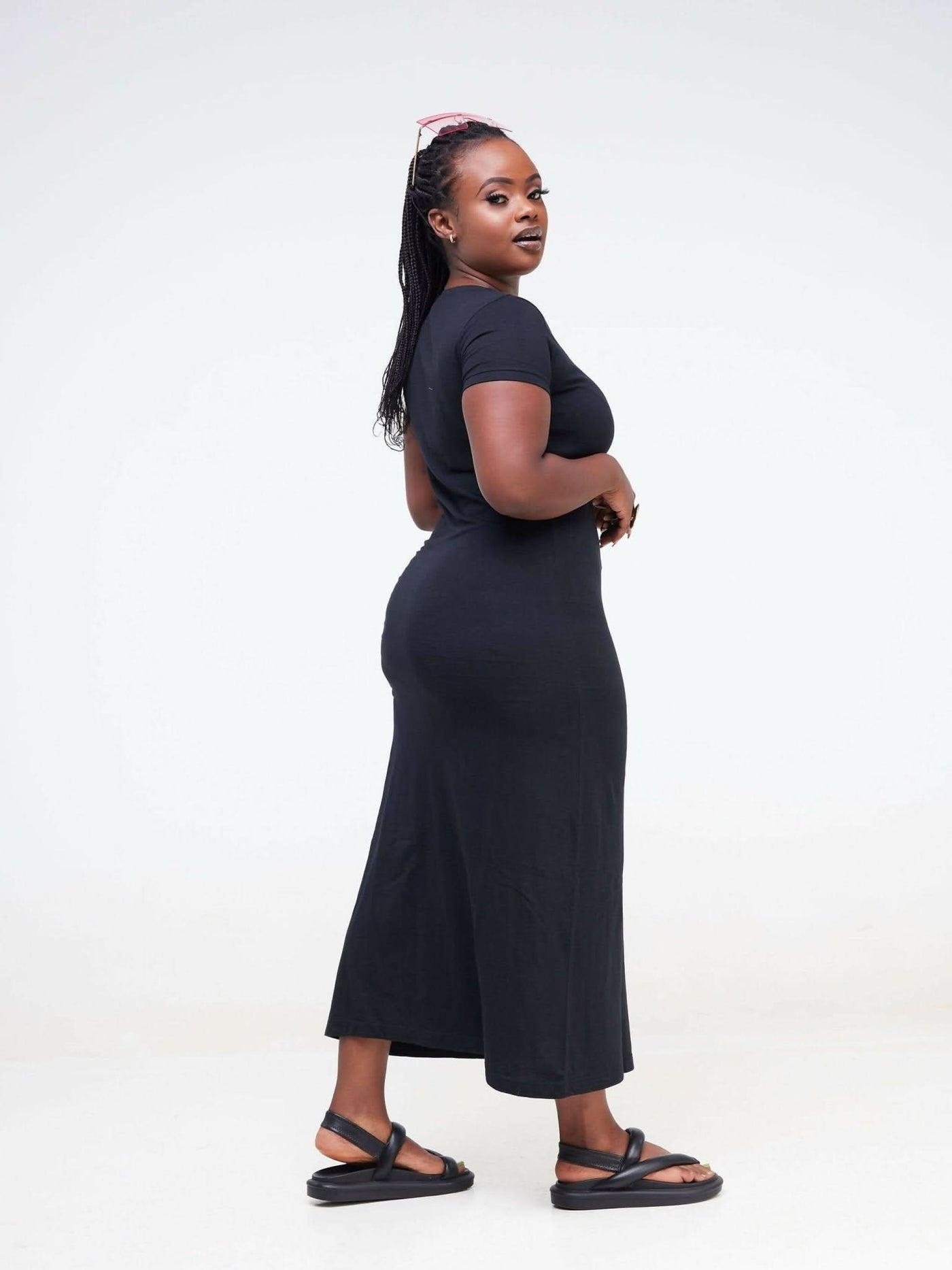 Hessed Sleeved Midi Plain Dress - Black - Shopzetu