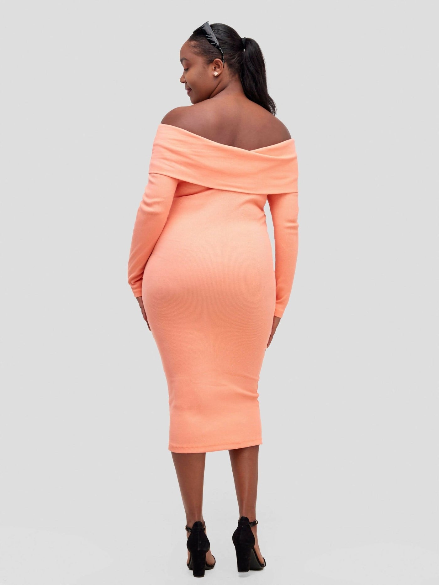Chic Plug Off-shoulder - Peach - Shopzetu