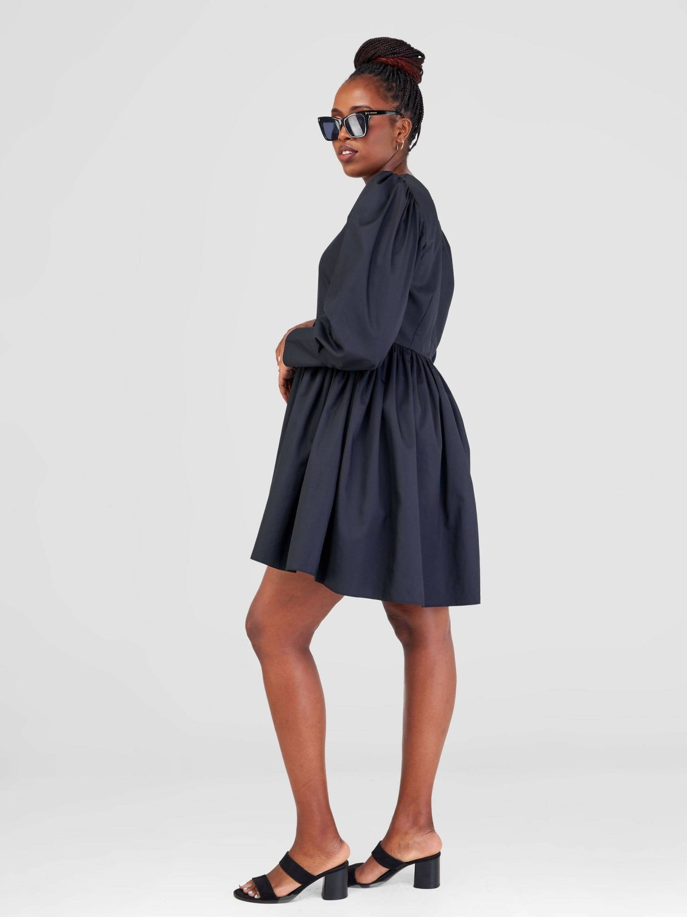 Izulu Doldol Mini Dress - Black - Shopzetu