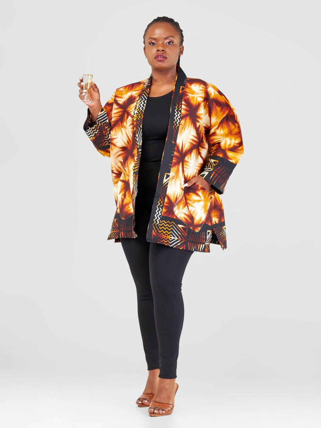 Izulu Mundusi 8 Short Kimono - Black Print - Shopzetu