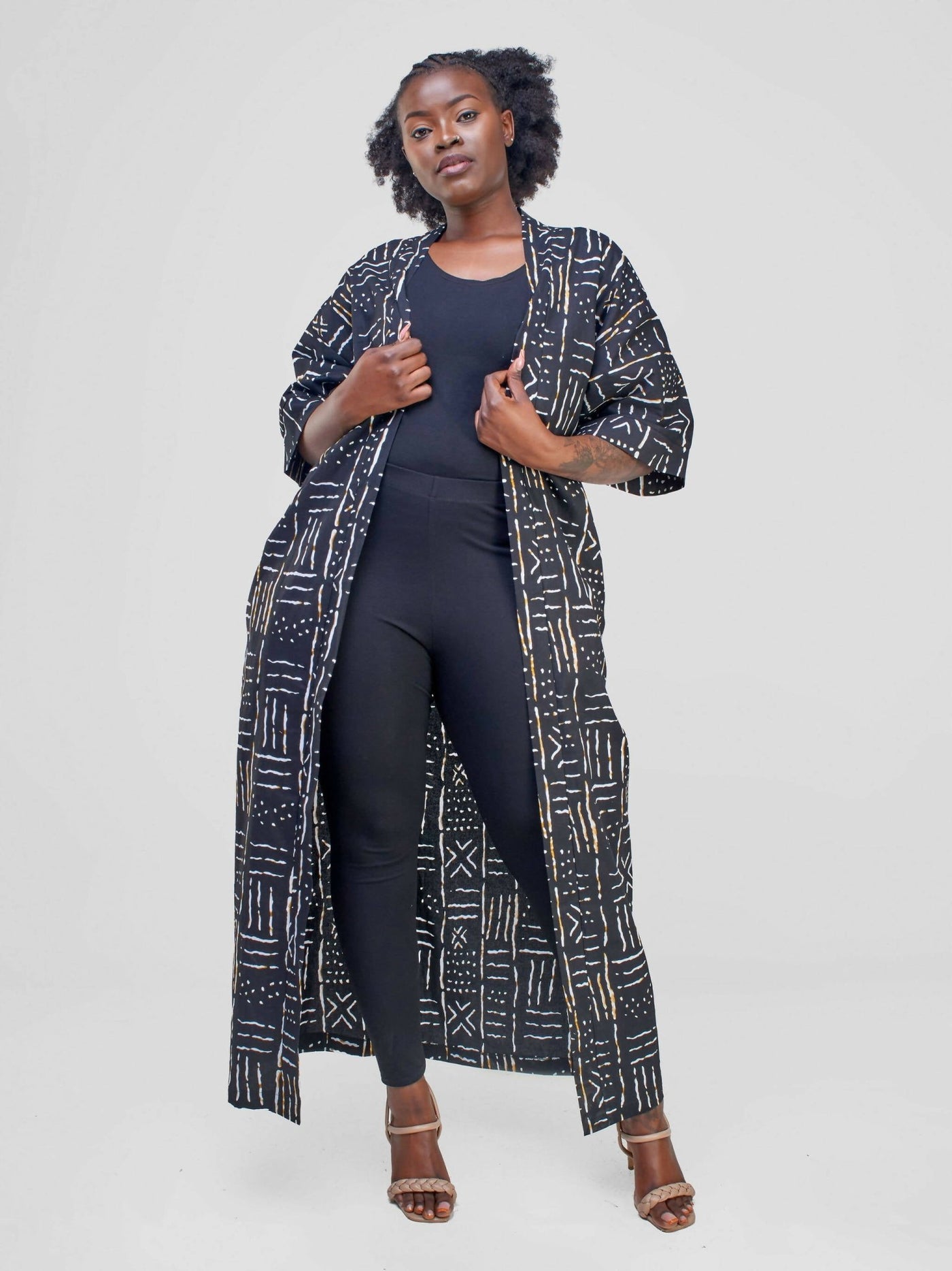 Izulu Ashanti 6 Kimono - Black Print - Shopzetu