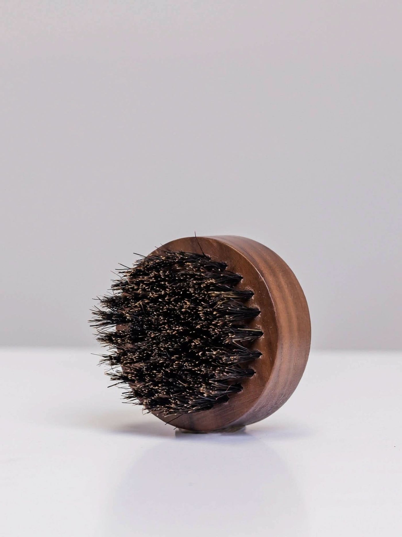 Mandevu Round Brush - Shopzetu