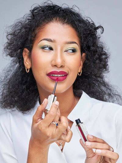 Glamour Queen Boss In Skirt Lipstick - Magenta Red - Shopzetu